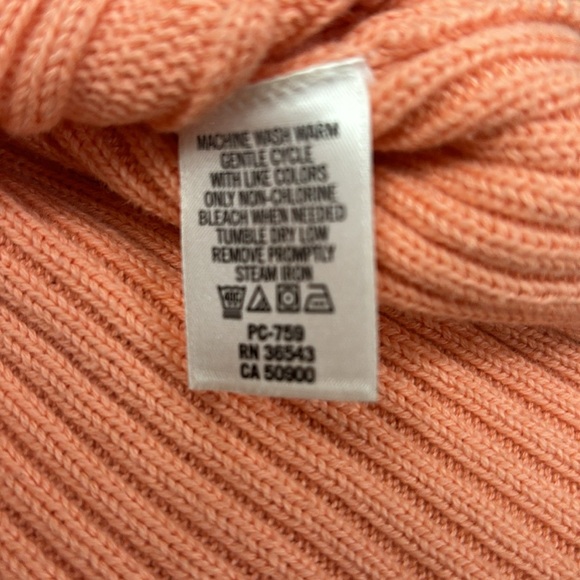 IZOD Cable Knit V Neck - Picture 5 of 8